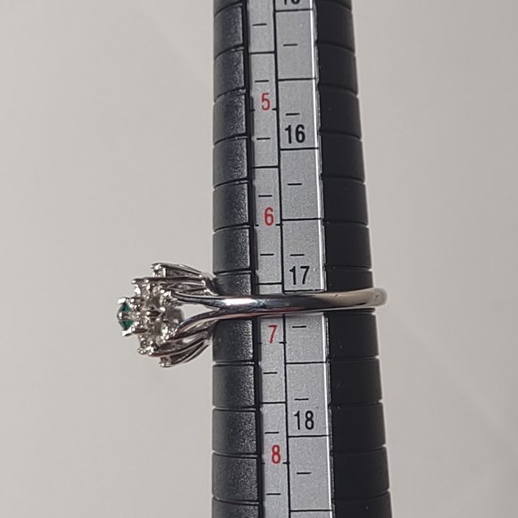 Very Pretty Silver Tone Clear And Green Rhinestone Ring Size 6.75 - Picture 11 of 12